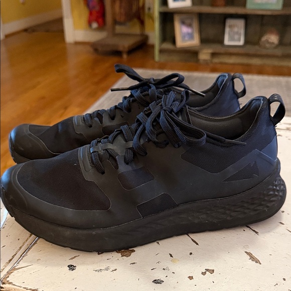 MEN'S ROUGH RUNNER - BLACK - Picture 4 of 6